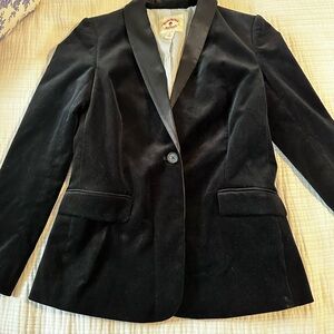 Brooks Brothers 1818 Velvet tuxedo blazer with satin label. Size 0. LUXURY